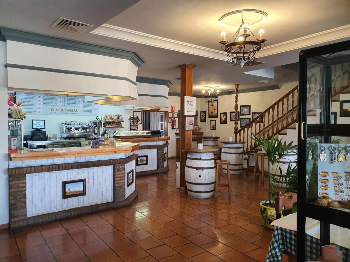 Hotel-Restaurante Venta Tomas Almuradiel Eksteriør billede